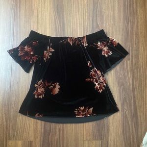 Off the shoulder short sleeve shirt.Black with pinky red flowers.Velvet